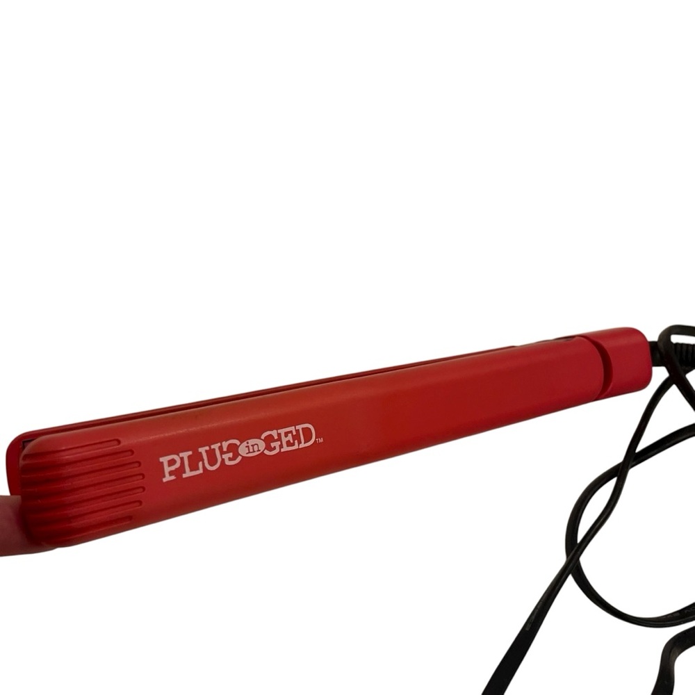 Plugged In PI Red Hair Straightener Flat Iron - Picture 2 of 3